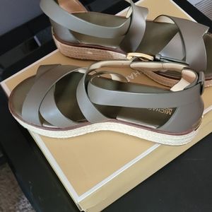 MK Darby Sandal (Olive)